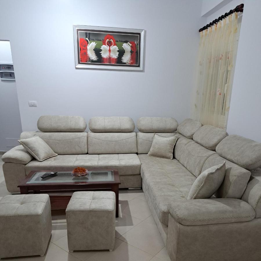 Vila Zeqo Muka Ksamil Bilik gambar