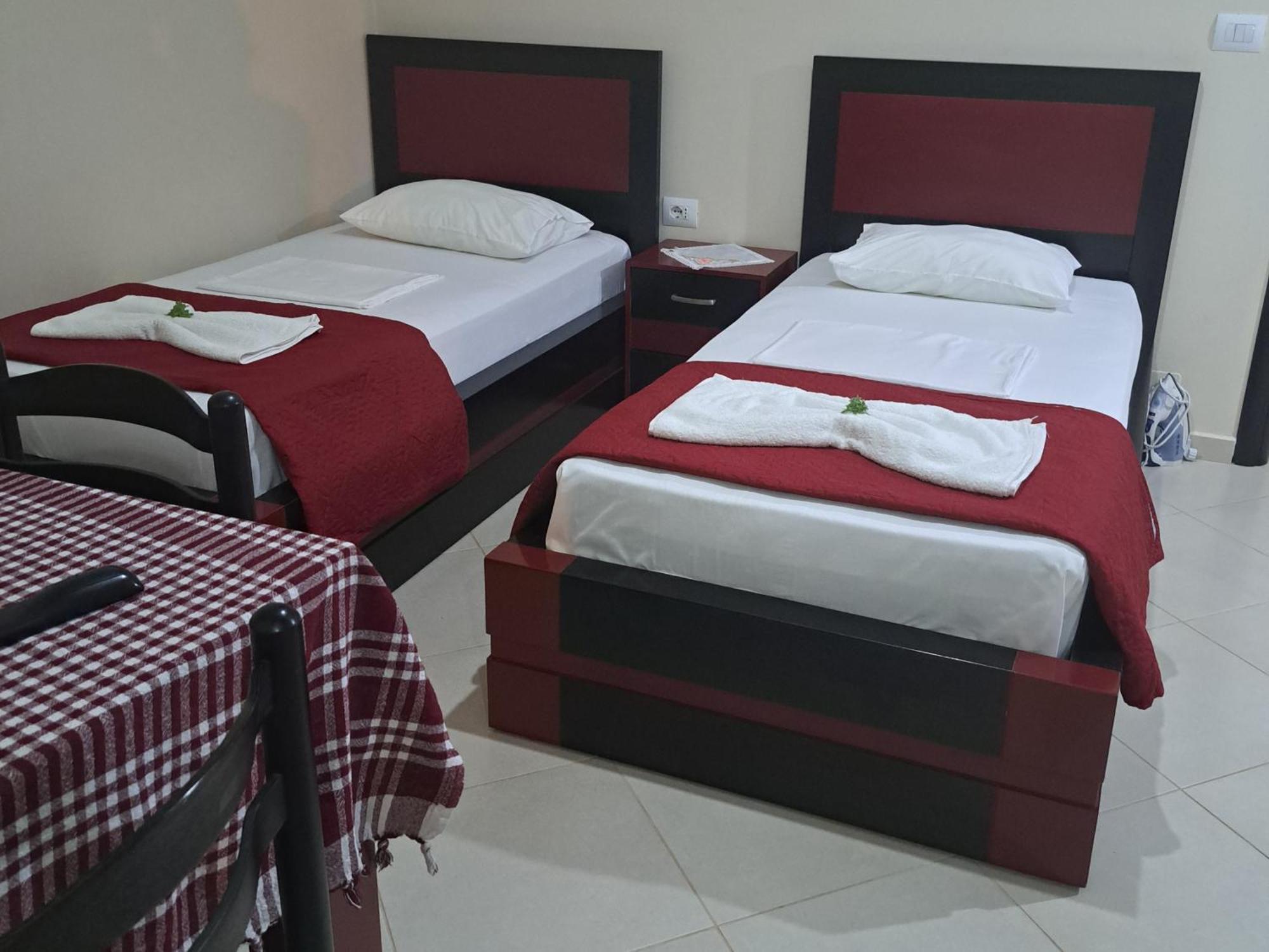 Vila Zeqo Muka Ksamil Bilik gambar